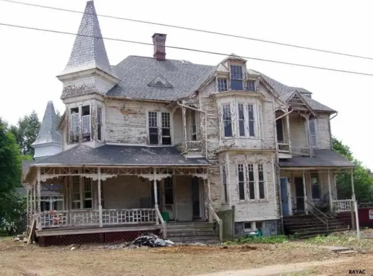 It Appeared As Though This House Was About To Collapse!