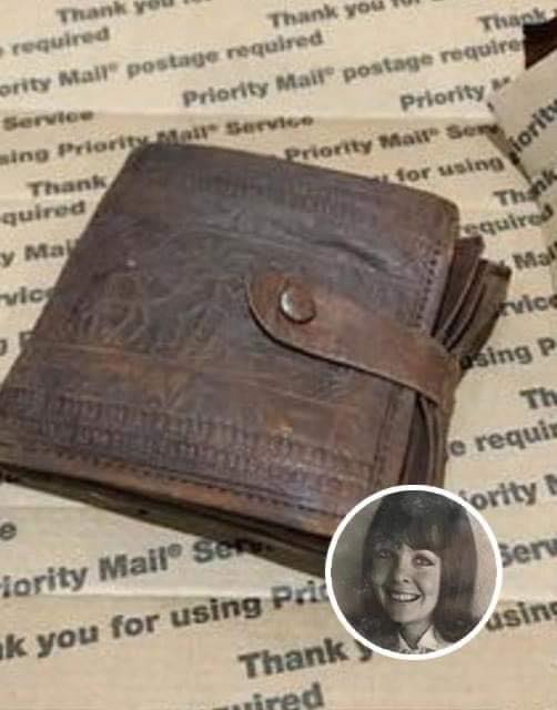 Man finds 50-year-old wallet inside abandoned locker – the photos inside leave him speechless