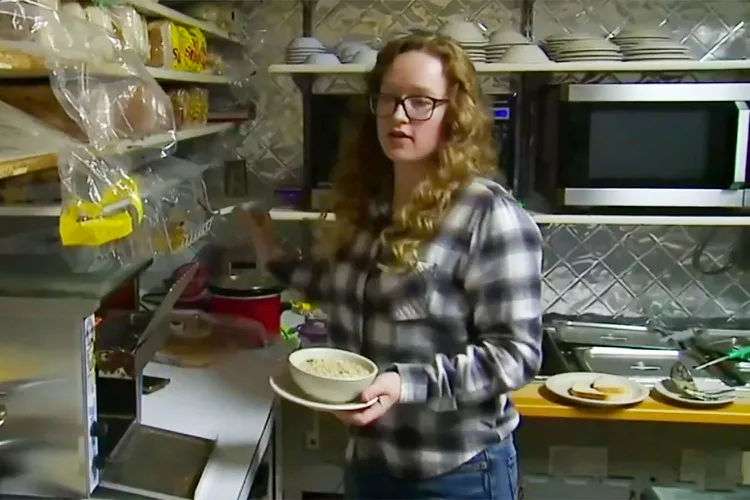 18-Year-Old Uses College Funds to Buy Restaurant Where She Started Out as Dishwasher