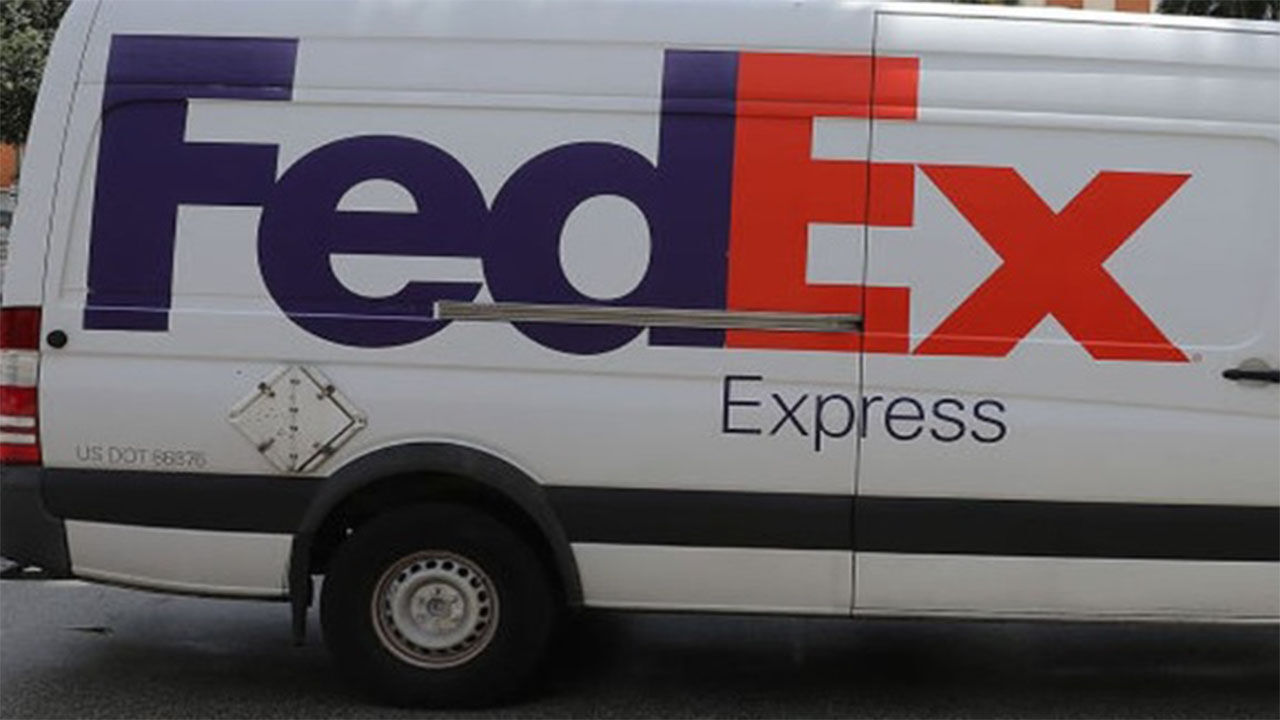 FedEx Driver Shot And Robbed While Delivering Package, Returns Fire And Kills Robber