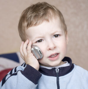 Child dials 911 seeking assistance from police officer after his mom’s clever instruction