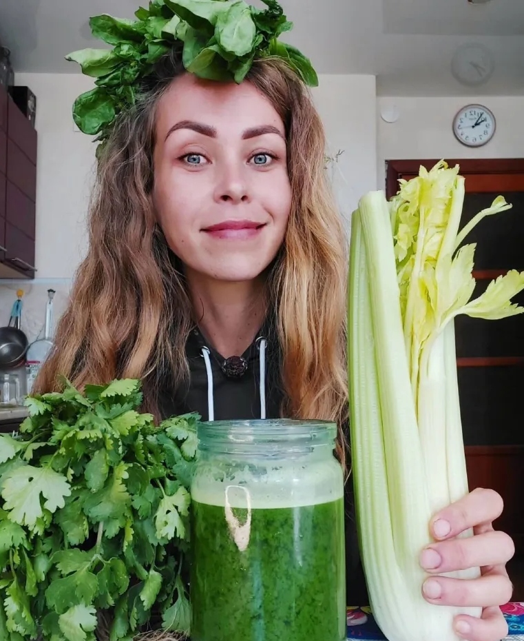 Vegan influencer who had been eating fruit and natural juices for years dies: What did she die of?