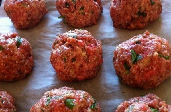 Comforting Easy Baked Meatballs Recipe: A Staple for Your Palate