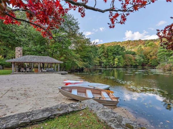 Richard Gere house boathouse