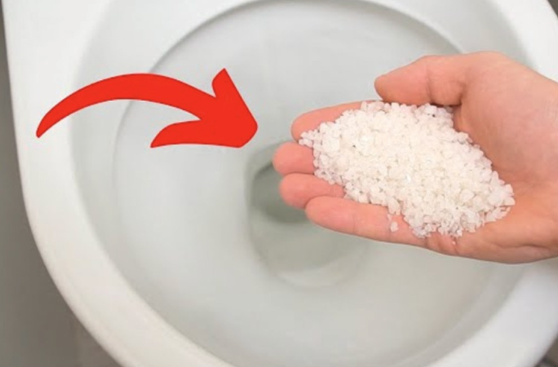 Simple Cleaning Tips for a Fresh Bathroom Experience