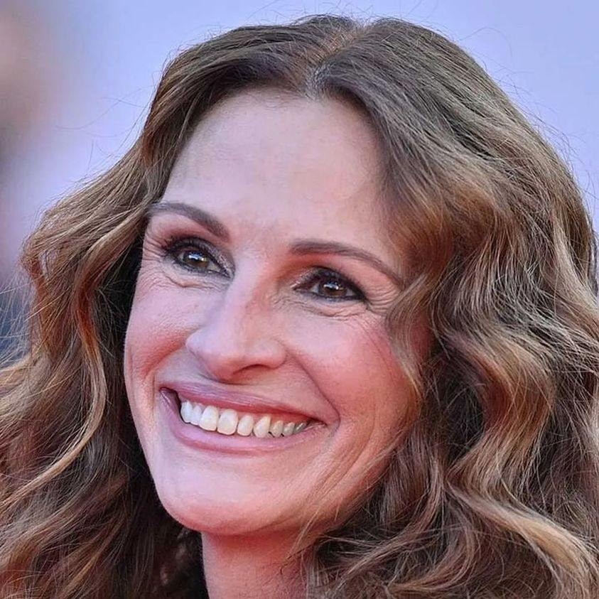 Julia Roberts Makes a Statement of Support for George Clooney at the Kennedy Center Honors