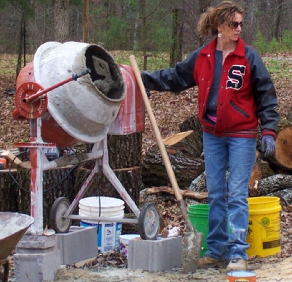 The Incredible Story of a Resilient Mother Building Her Own Home