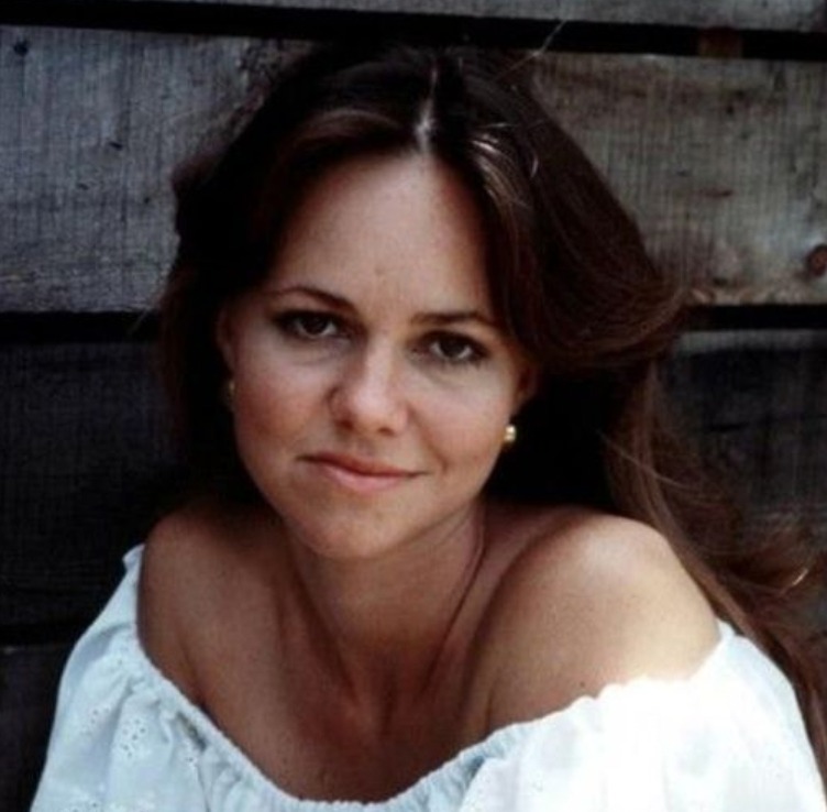 Celebrating Sally Field: A Remarkable Career and a Life Well-Lived