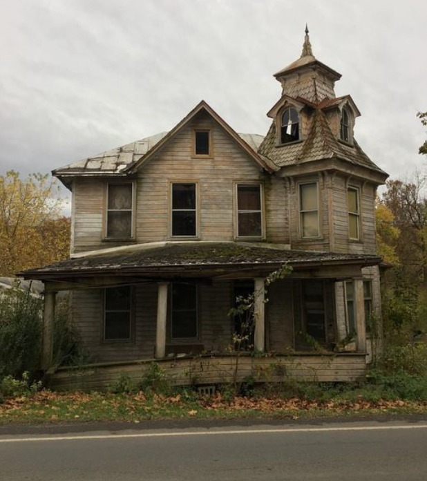 The Charming Old House That Stole Hearts