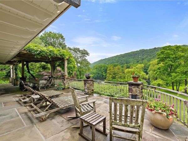 Richard Gere house porch