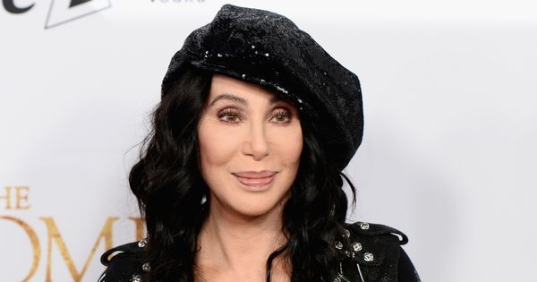 Cher’s Parade Appearance Sparks Concern, but Fans Defend the Iconic Singer