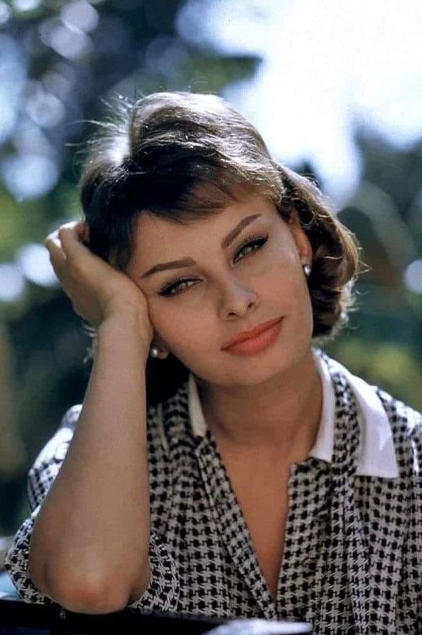 Sophia Loren: A Timeless Beauty at 89