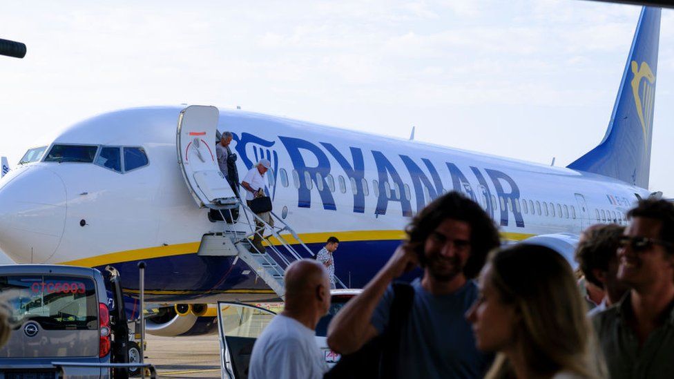 Ryanair Denies Passengers Must Pay to Download Boarding Pass