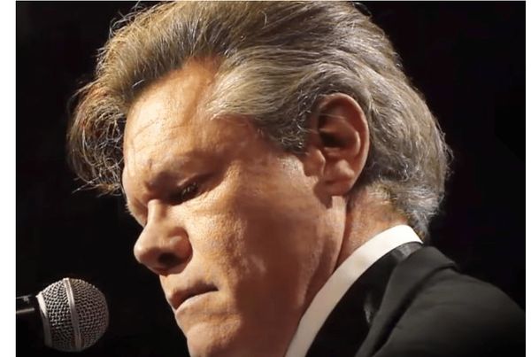 Randy Travis Returns with an Inspiring Performance