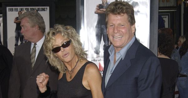 Ryan O’Neal Honors His Late Love, Farrah Fawcett, in a Moving Burial Tribute