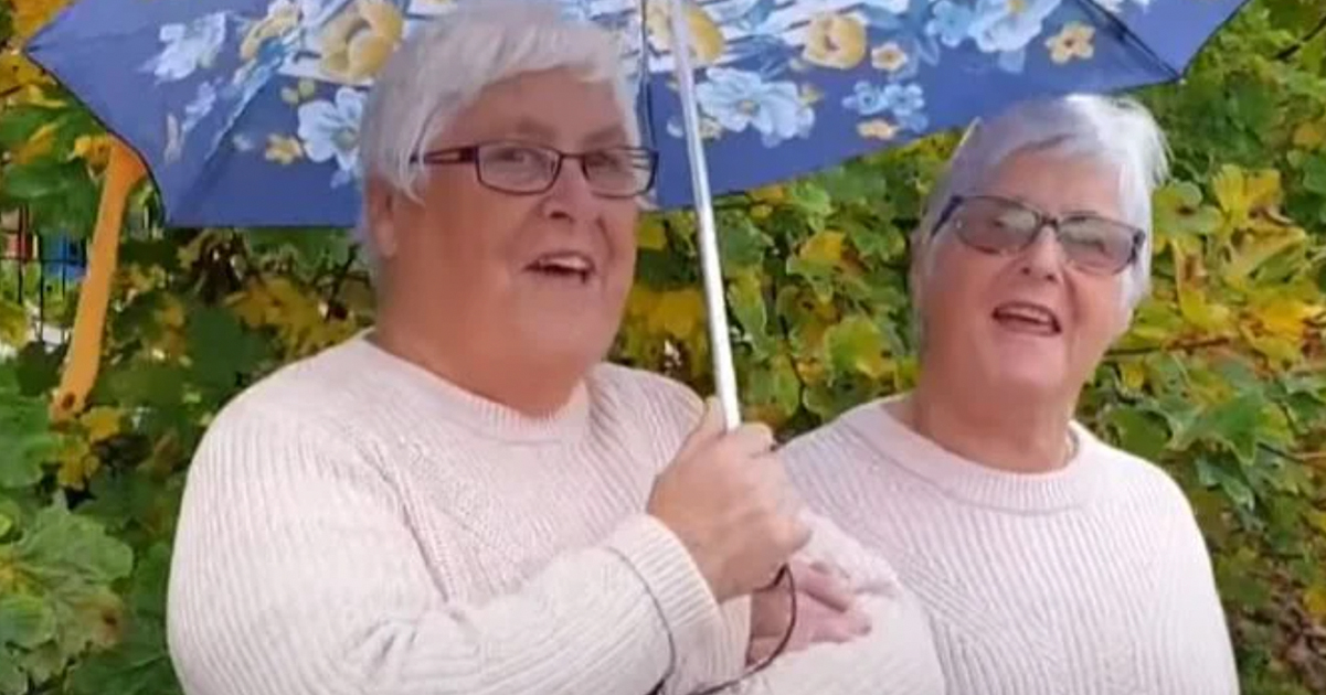 Twin Sisters Reunite After 66 Years – An Unforgettable Bond