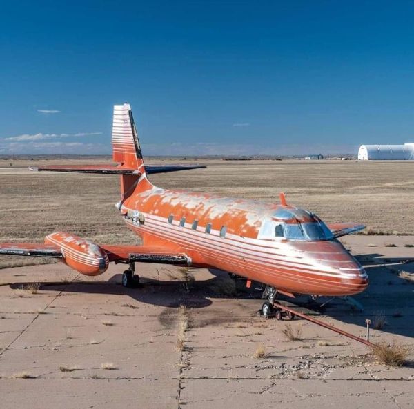 Elvis Presley’s Iconic Private Jet Sold for $260,000