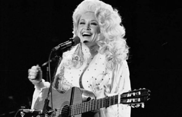 Dolly Parton’s Unstoppable Style Journey: Embracing Individuality and Defying Expectations